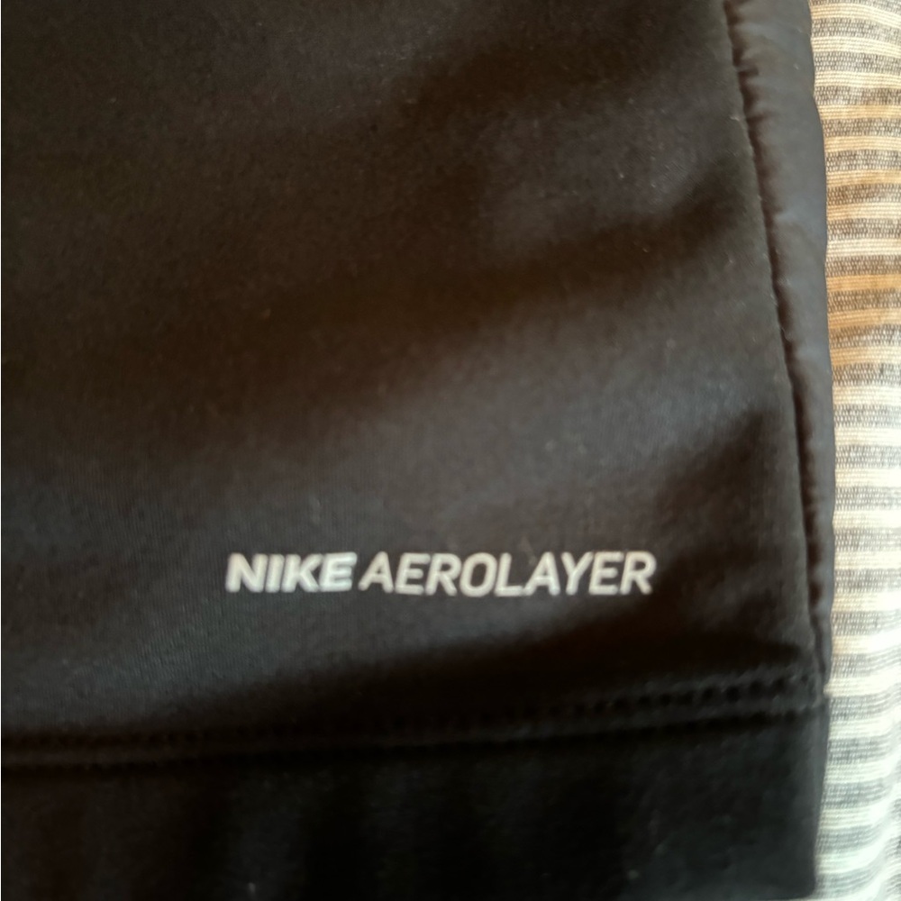 Nike Aerolayer Black and Silver Running Vest - Picture 6 of 8
